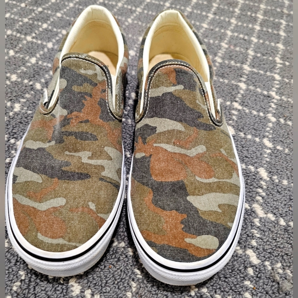 Men's size 10 washed camo Vans